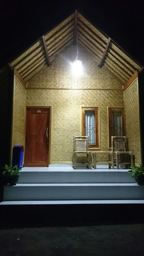 Aryasuta Bungalow Tetebatu Exterior photo