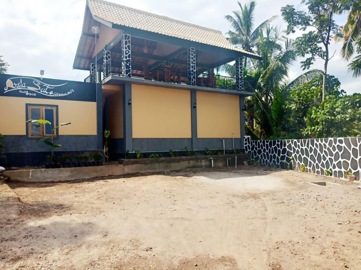 Aryasuta Bungalow Tetebatu Exterior photo