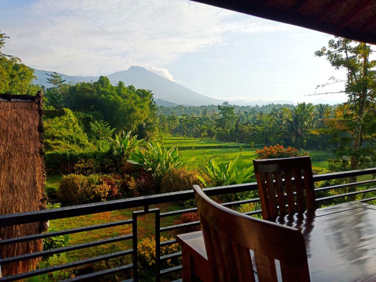 Aryasuta Bungalow Tetebatu Exterior photo